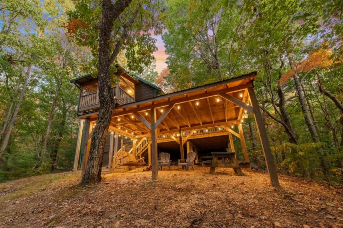 'Beary Cozy Cabin' - Dogs Welcome Ellijay-HotTub view 3