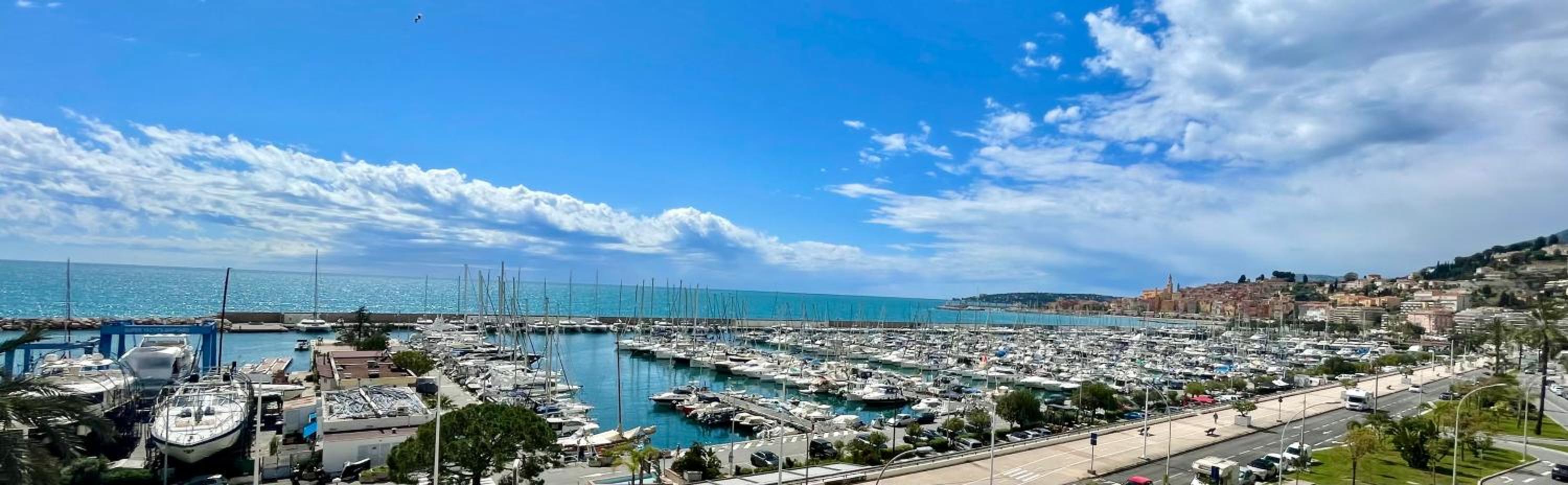 Superbe appartement en bord de mer, près du centre et des plages