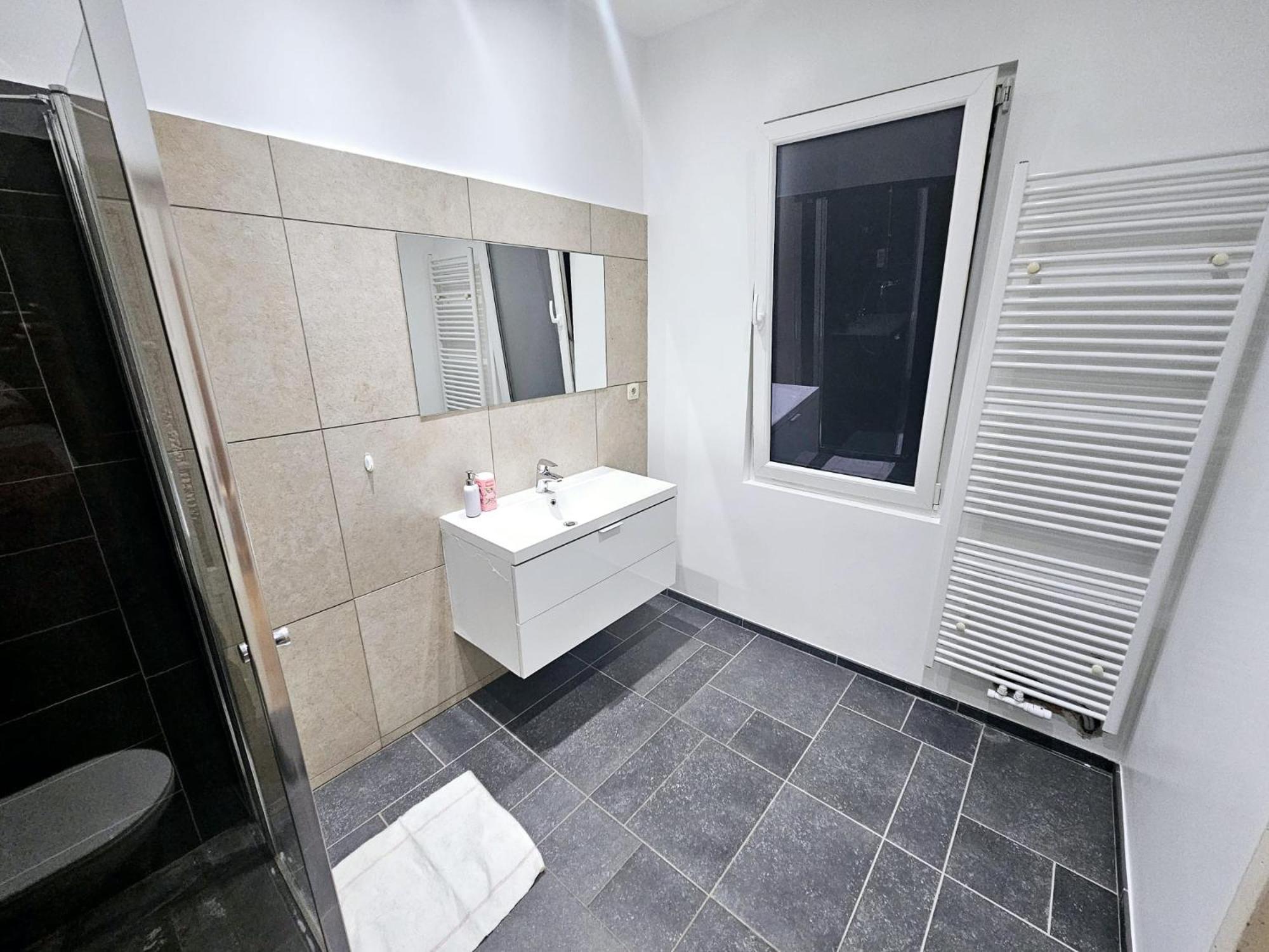 CHAMBRE PRIVÉE