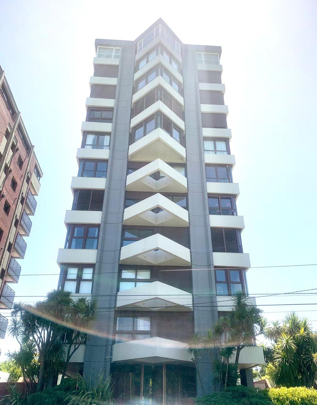 Hermoso departamento frente al golf !!!