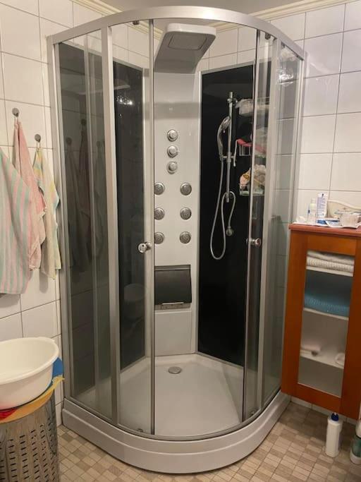 2 bedroom luxury apartment seafront, free pick up! view 2