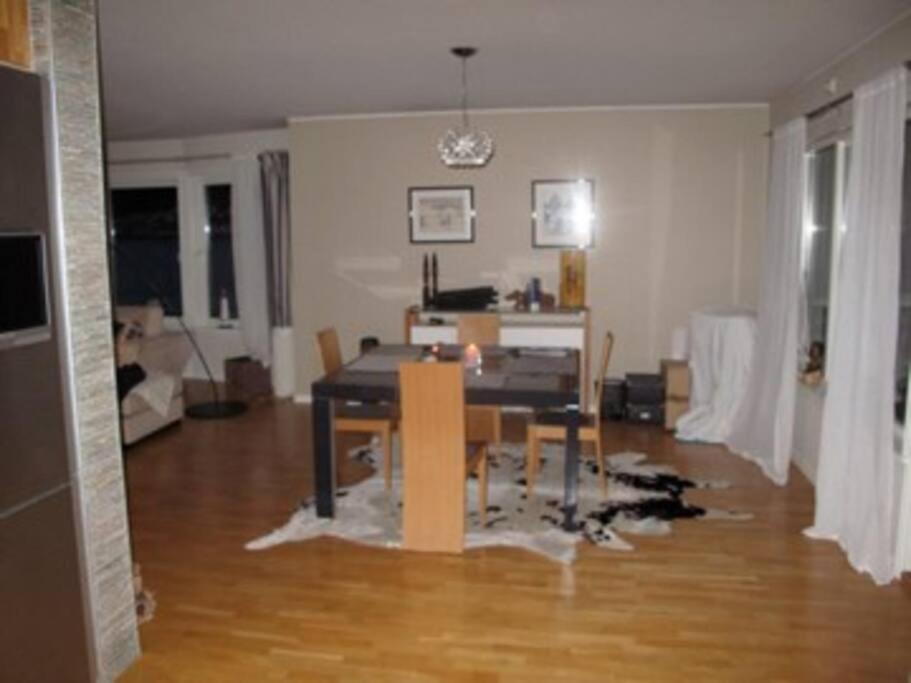 2 bedroom luxury apartment seafront, free pick up! view 4