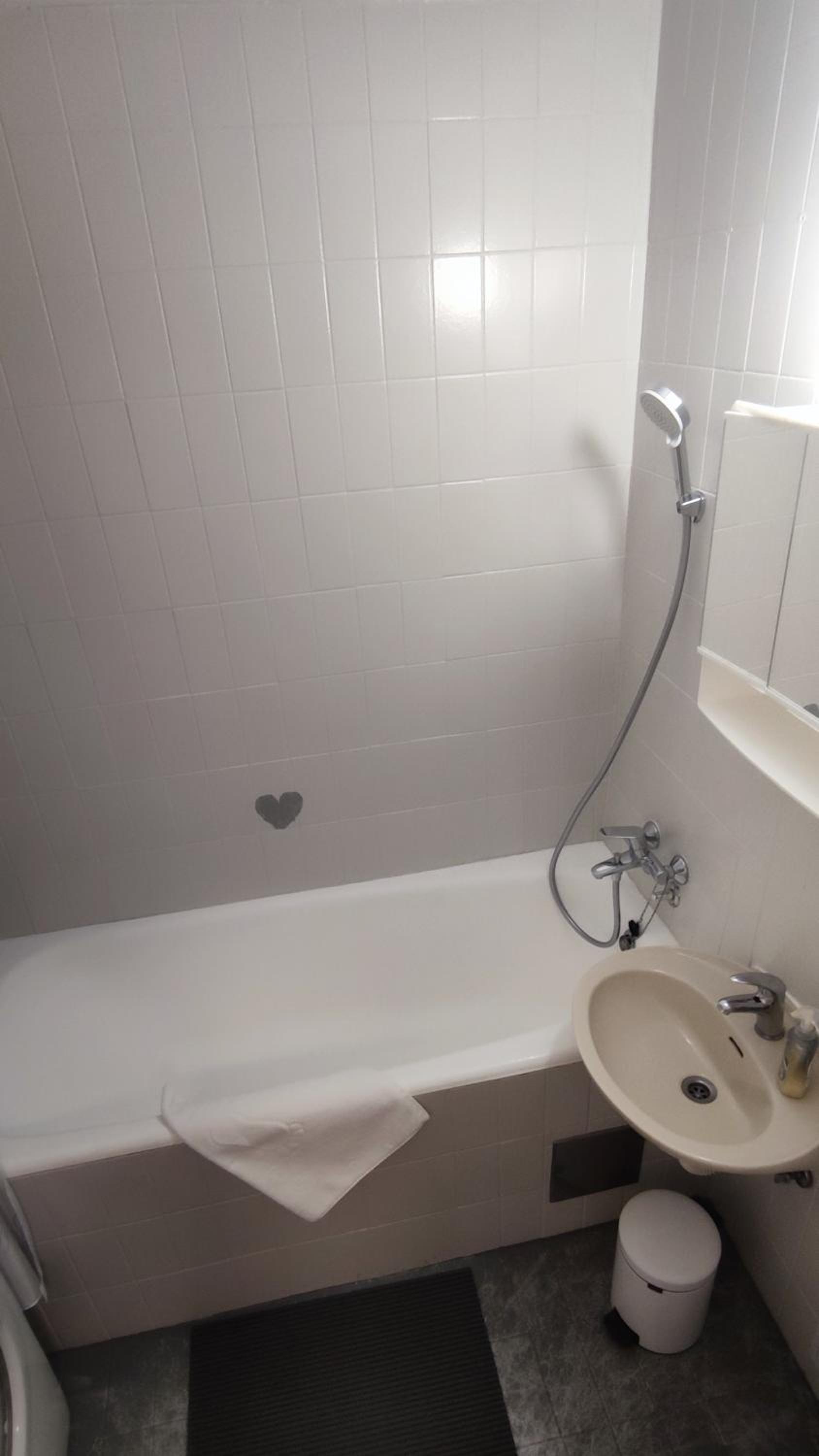 Zg City suite en Zagreb — bathroom