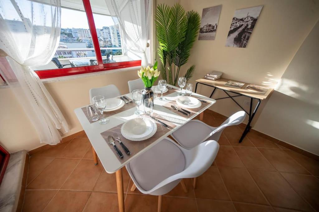 City Center Apartment with Balcony