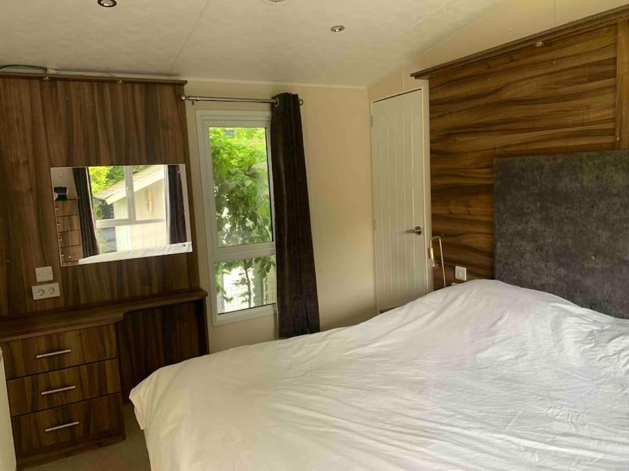 Luxury spacious house with two bathrooms at park with swimming pools, restaurant, bowling, massage & wellness view 2