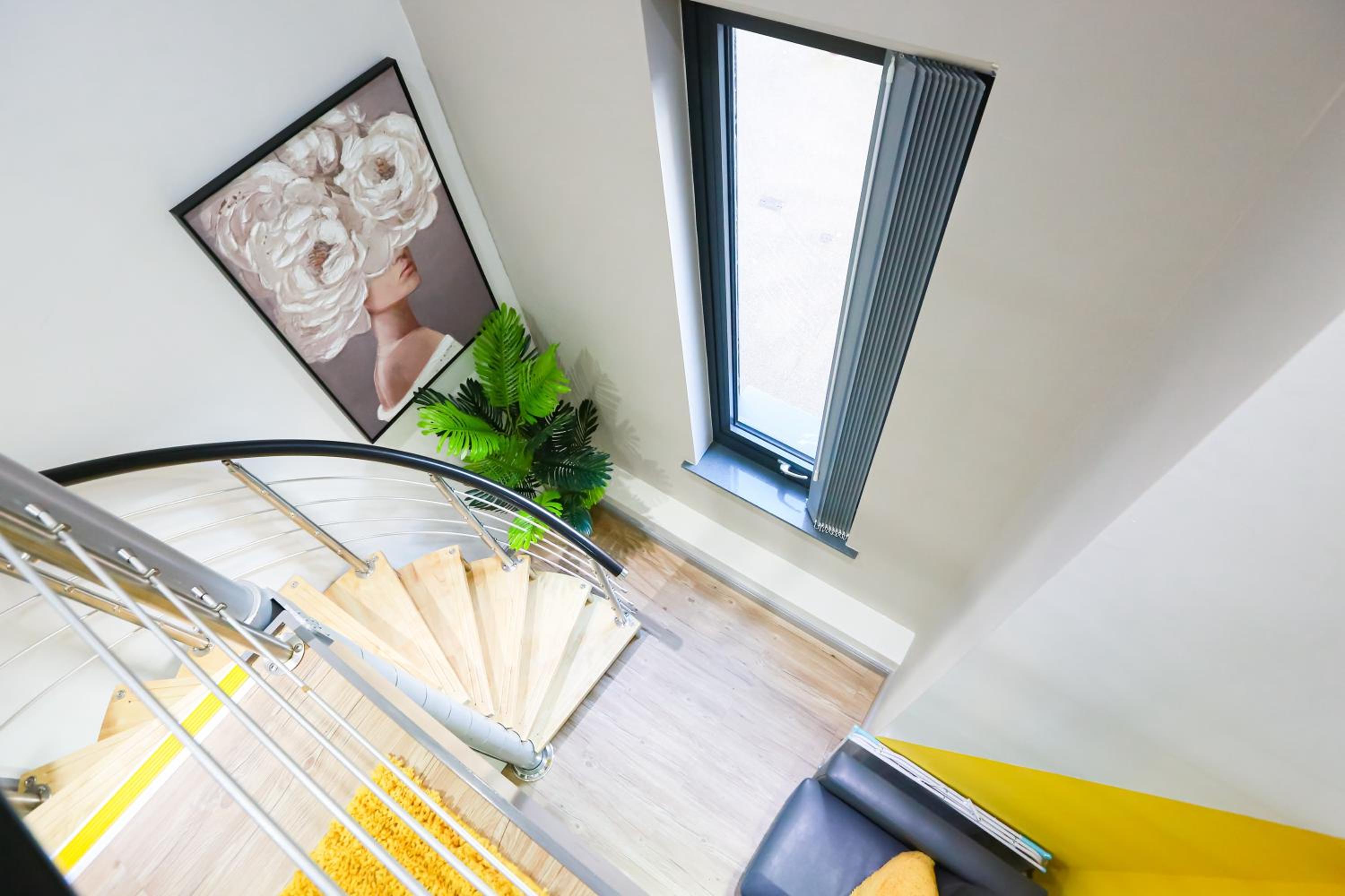 E103 City loft retreat view 3