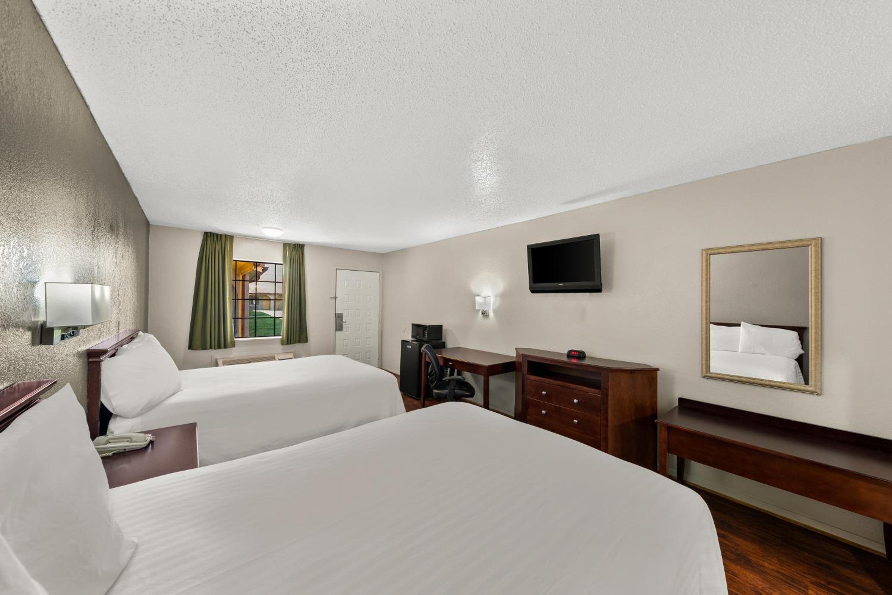 Americas Best Value Inn Bonham - Property Image 20