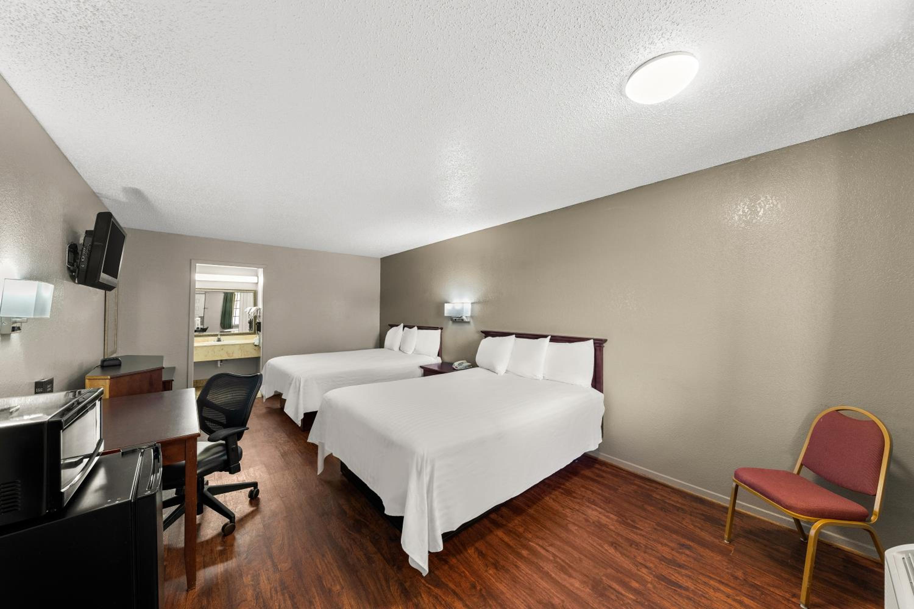 Americas Best Value Inn Bonham - Property Image 21