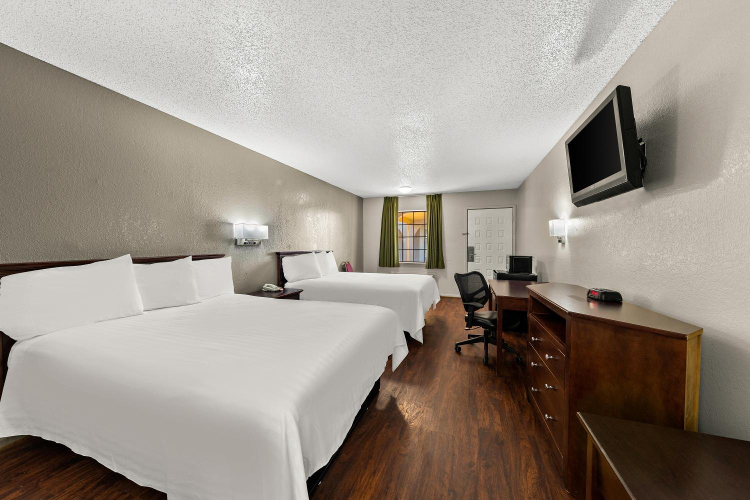 Americas Best Value Inn Bonham - Property Image 22