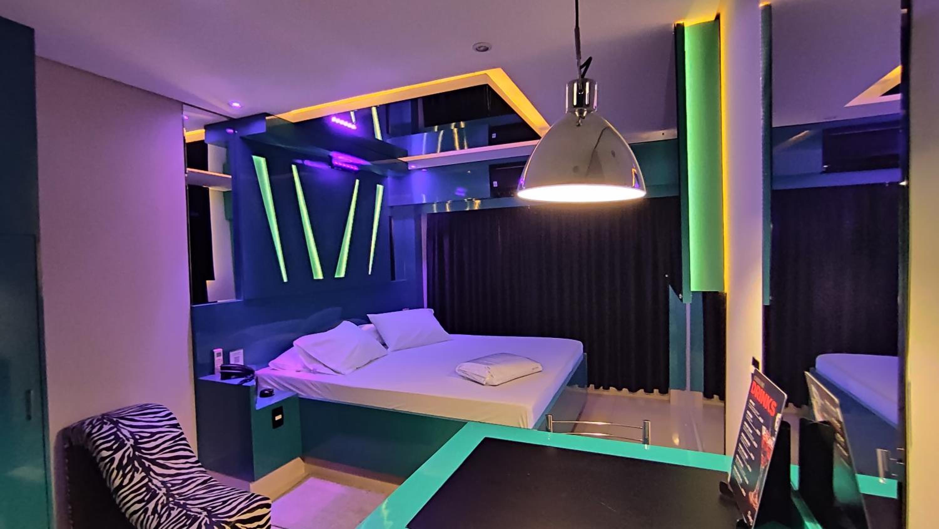 Swing Motel 1