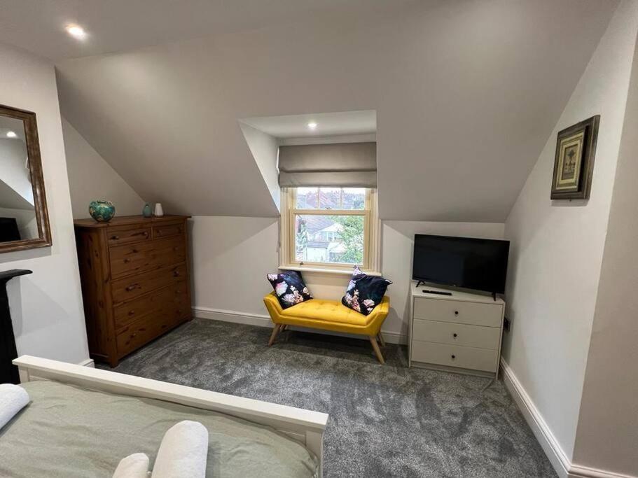 Stylish Loft Apartment with Parking in Melton Mowbray