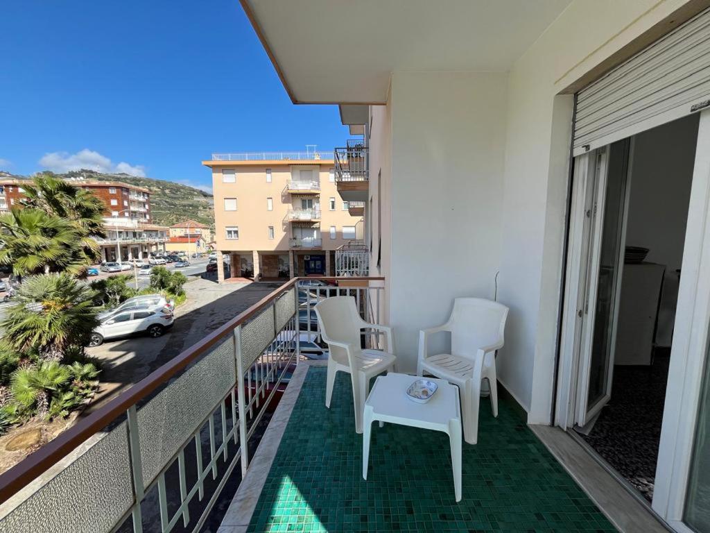 Casa delle Olive en Taggia — balance & terrace
