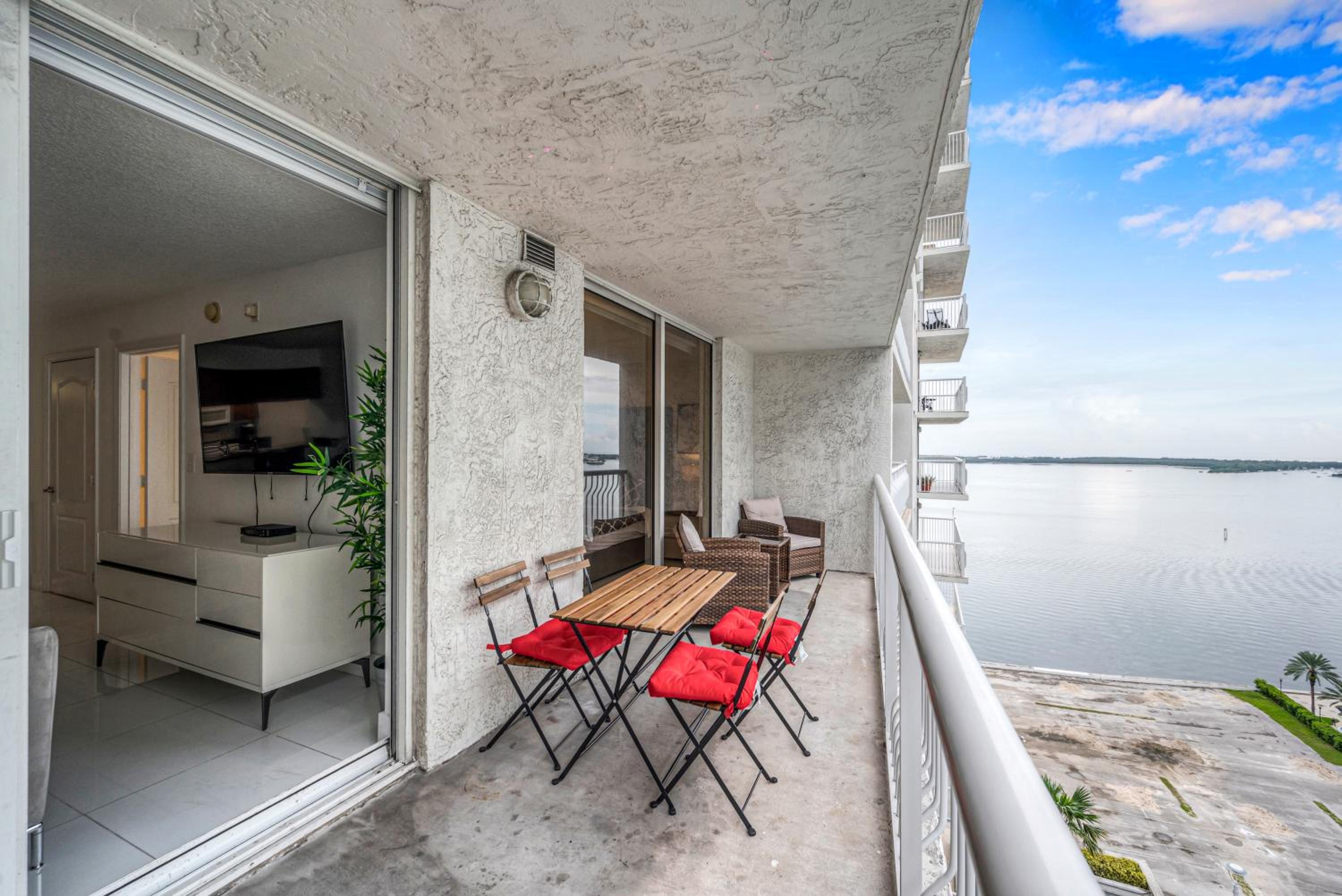 Hotel Luxury 2 Bedroom Apartment On Brickell Ave