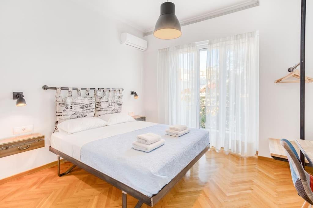 Spacious 4BED 4BATH flat near Archaelogical Museum