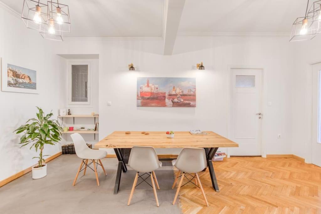Spacious 4BED 4BATH flat near Archaelogical Museum