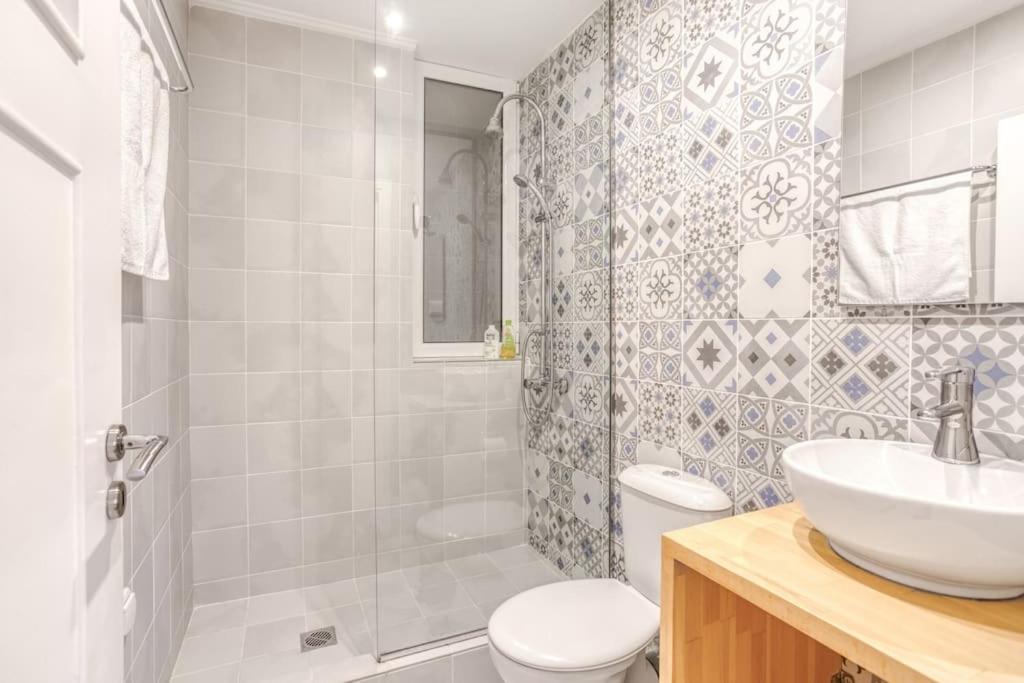 Spacious 4BED 4BATH flat near Archaelogical Museum