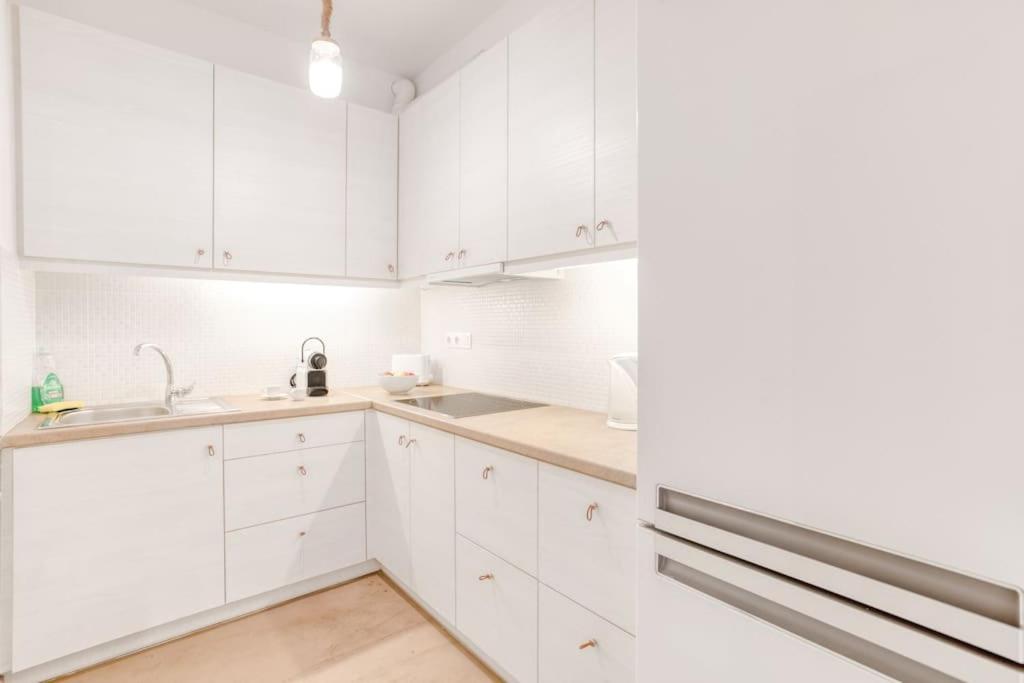 Spacious 4BED 4BATH flat near Archaelogical Museum