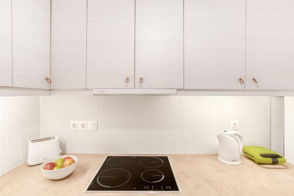 Spacious 4BED 4BATH flat near Archaelogical Museum