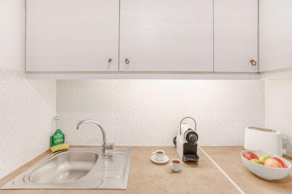 Spacious 4BED 4BATH flat near Archaelogical Museum