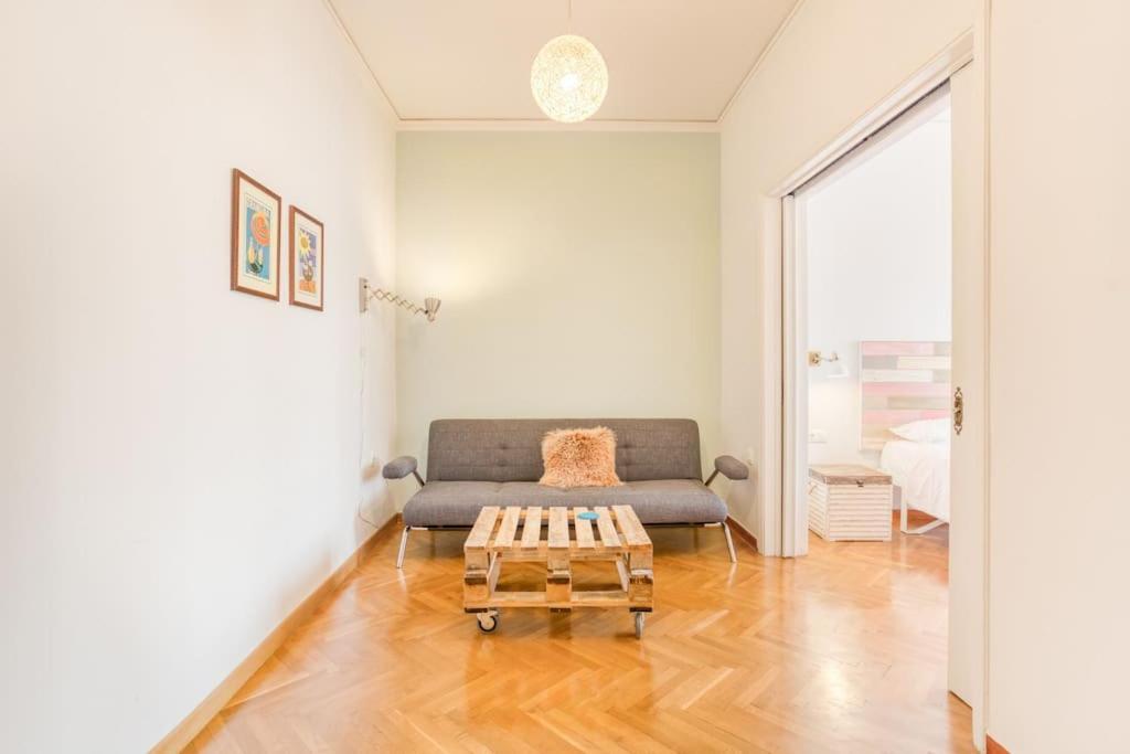 Spacious 4BED 4BATH flat near Archaelogical Museum