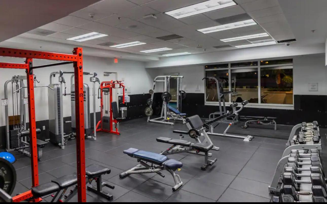 Beautiful High Floor Studio * Brickell * Ocean view photo 3