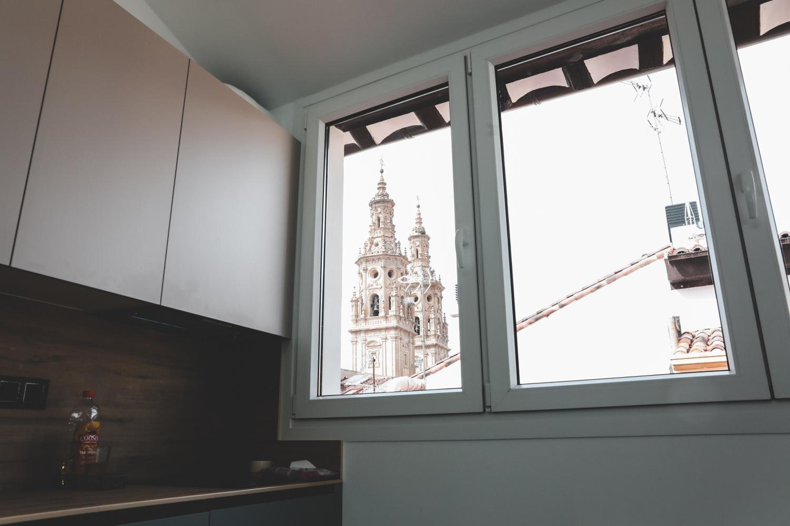 Casa San Juan - Habitaciones privadas Logroño