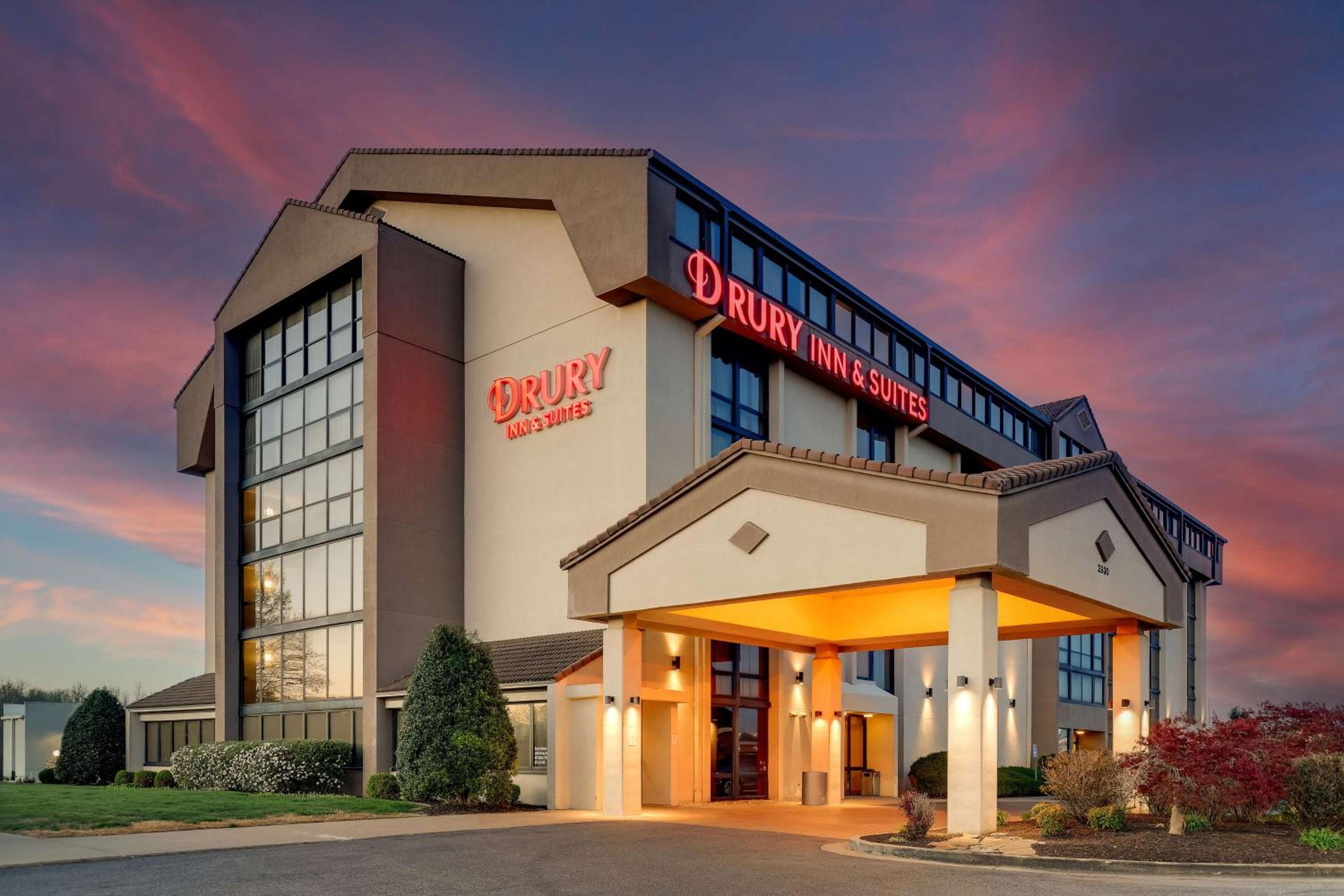 Hotel Drury Inn & Suites Paducah - Image 1
