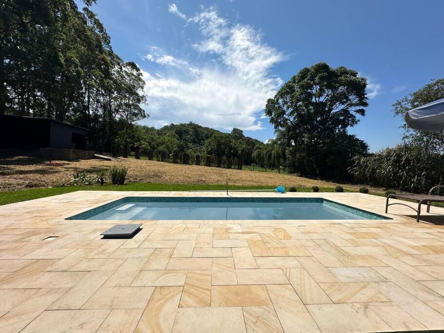 Refúgio Romântico com Jacuzzi na Natureza a 10 min da Praia
