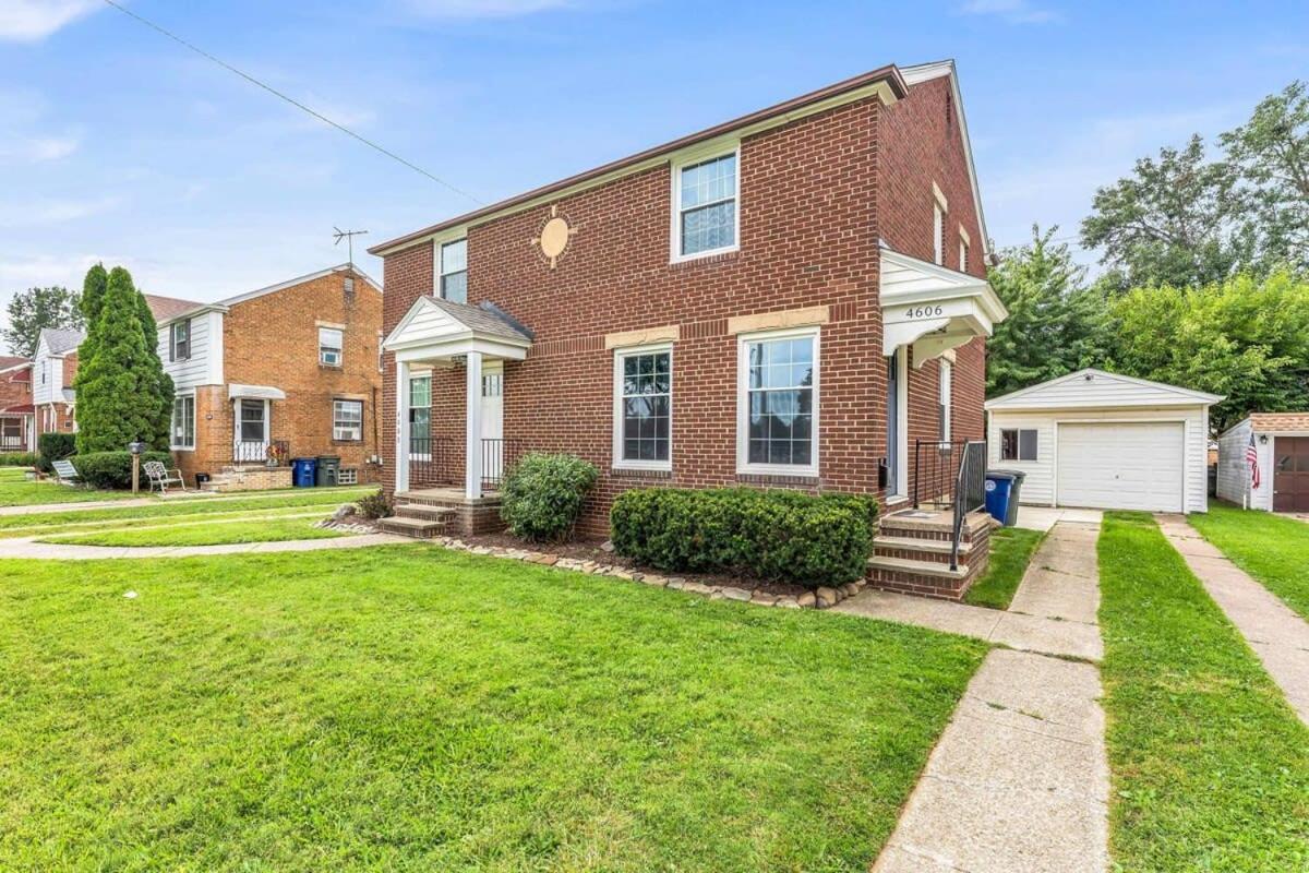 Renovated Brooklyn Townhome 9 Miles from Downtown view 5