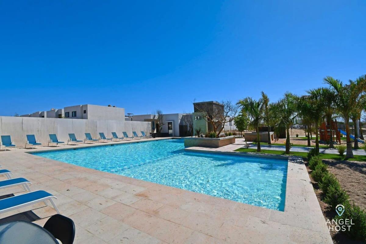 New Townhome Private Patio Parking Pool Onsite