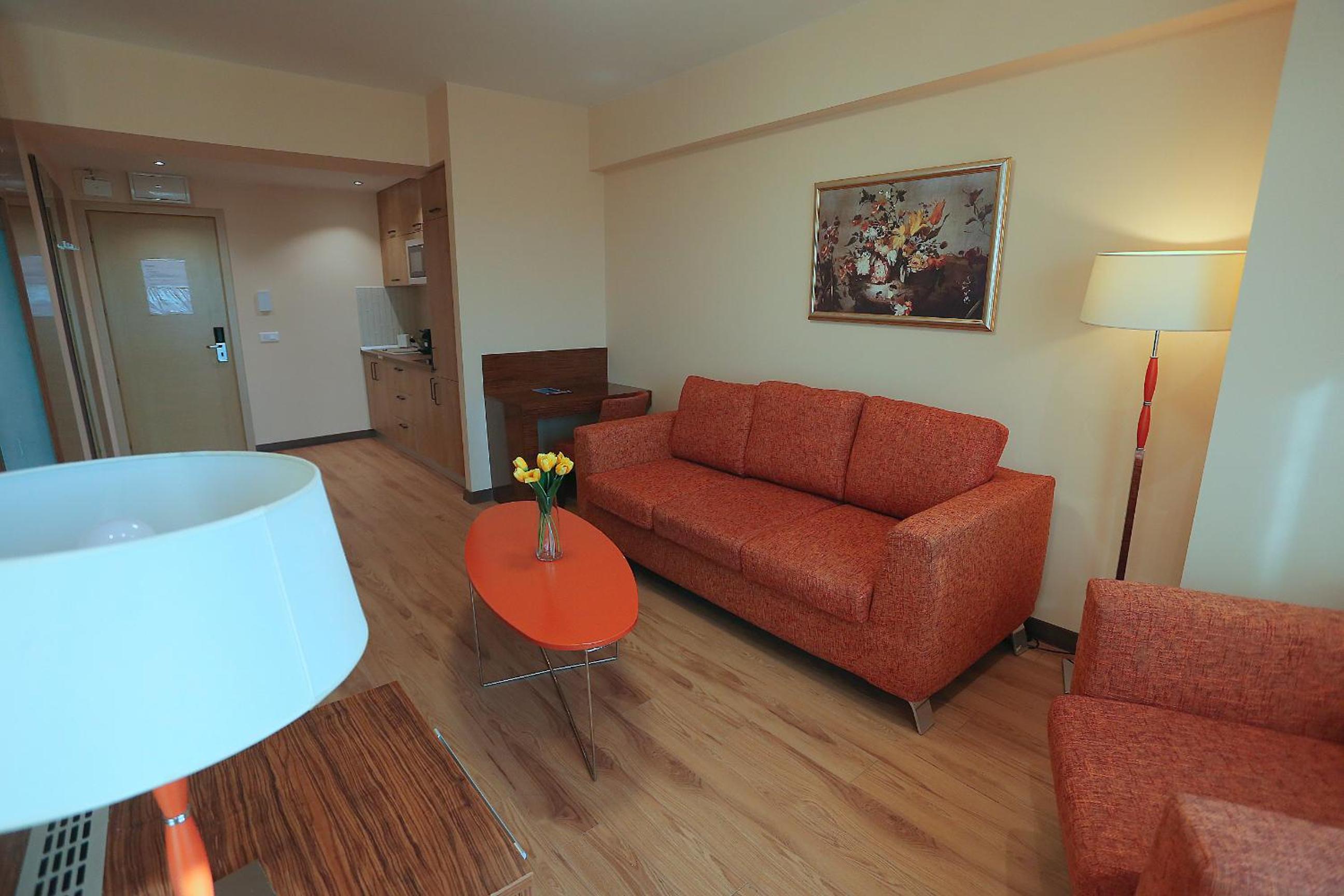 Lake View Aparthotel