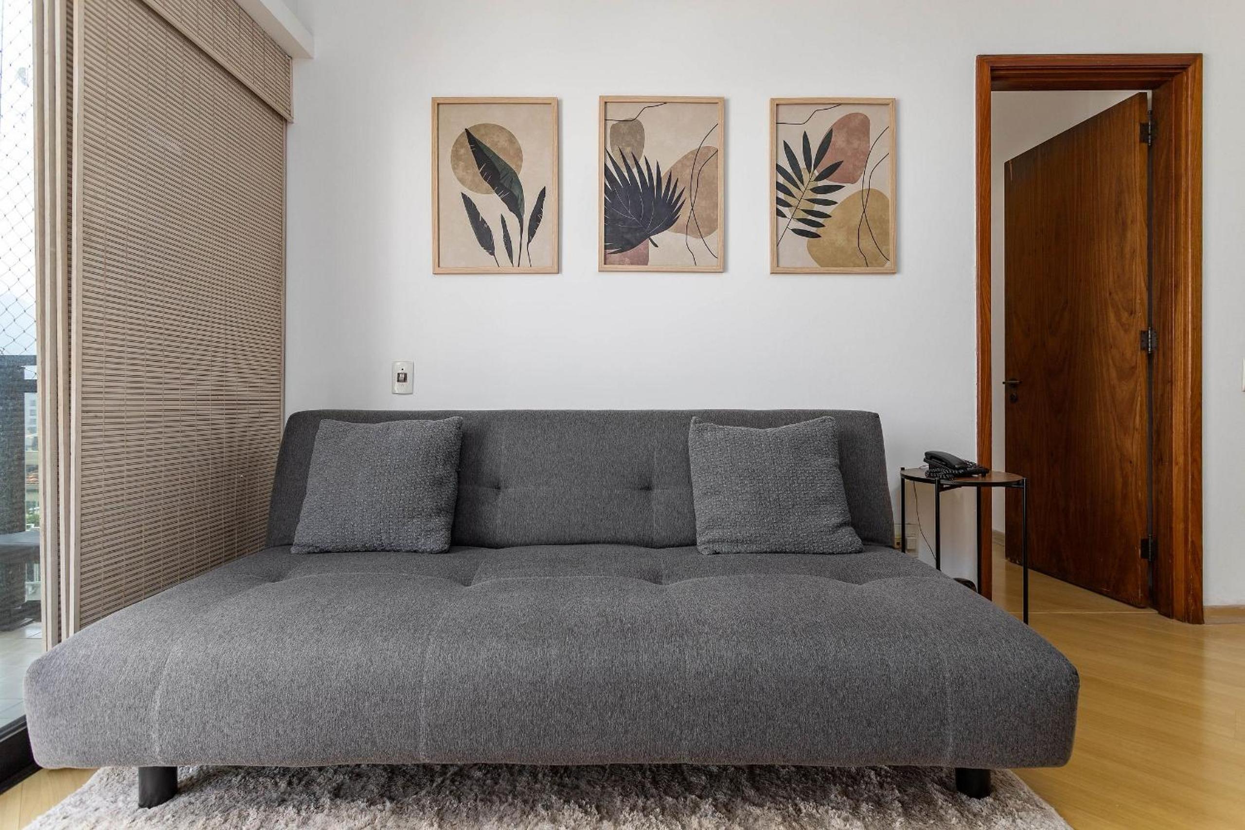 (1006) Apartment with 2 Suites and View of Christ