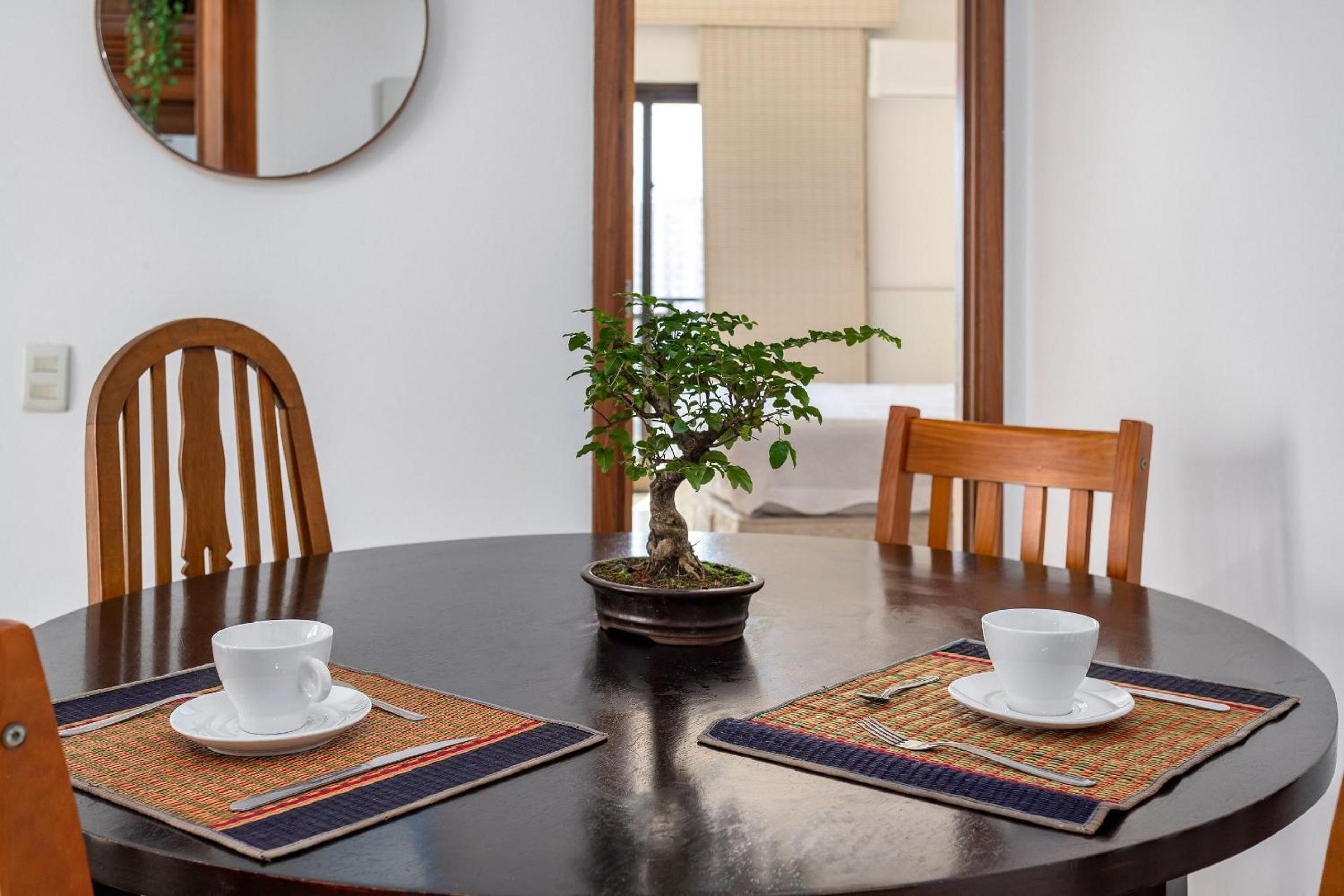 (1006) Apartment with 2 Suites and View of Christ