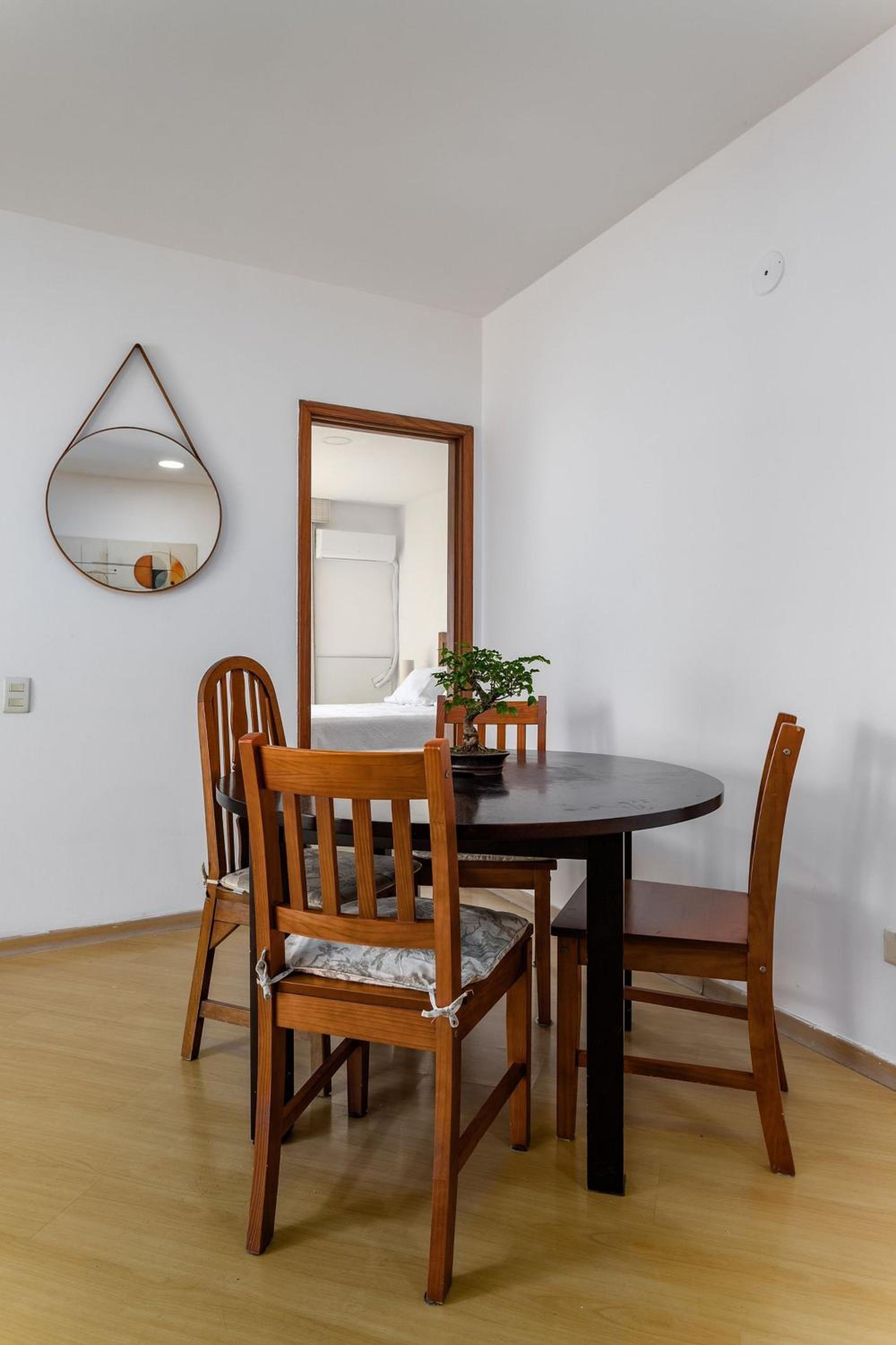 (1006) Apartment with 2 Suites and View of Christ