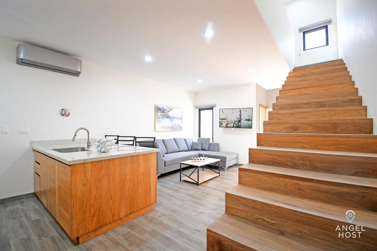 2Story Townhome wPool Onsite and 20Steps to Beach