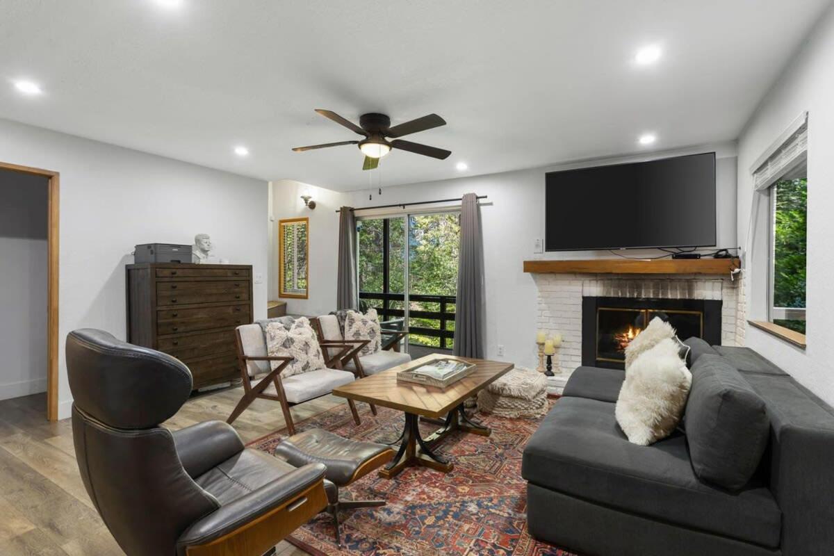 Spectacular Game Room, 3000 sqft, 2 Masters, Pool Table, 2 Decks, AC, Dogs, photo 19