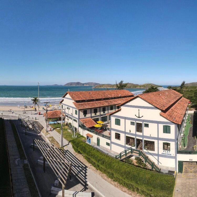 Flat Âncora -Apto Standard Pé na Areia na Praia do Peró