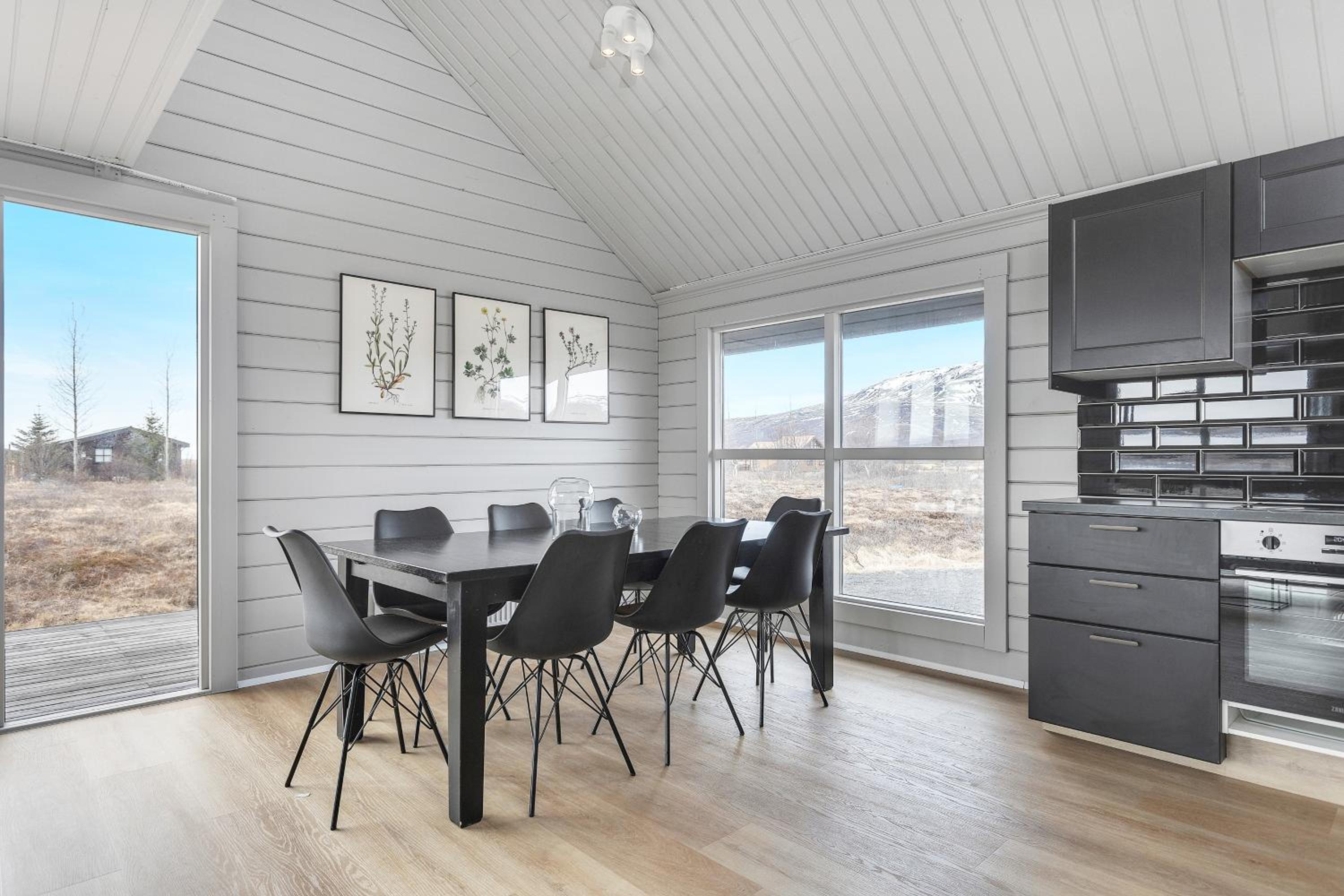 Spacious 4-Bedroom Home in Southern Iceland view 2