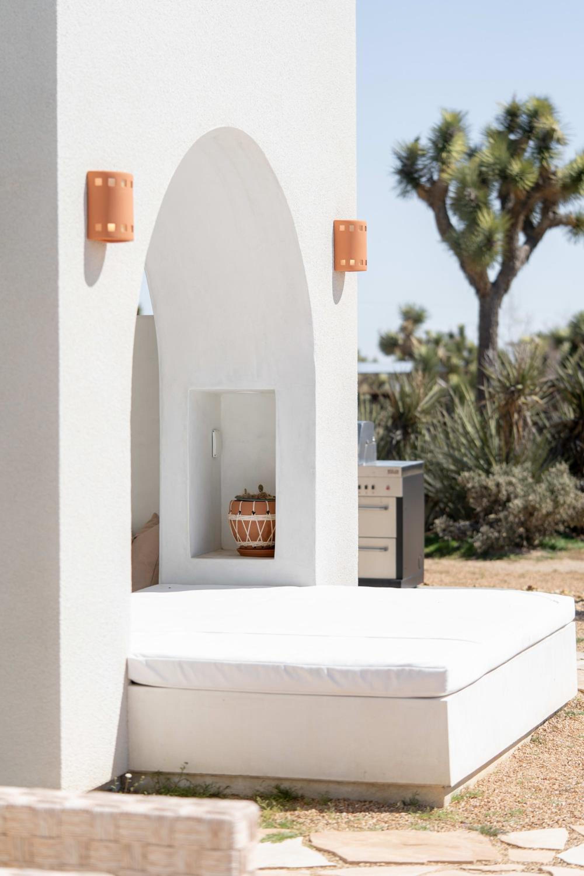 Moroccan Swim House- Joshua Tree Mia Riad view 4
