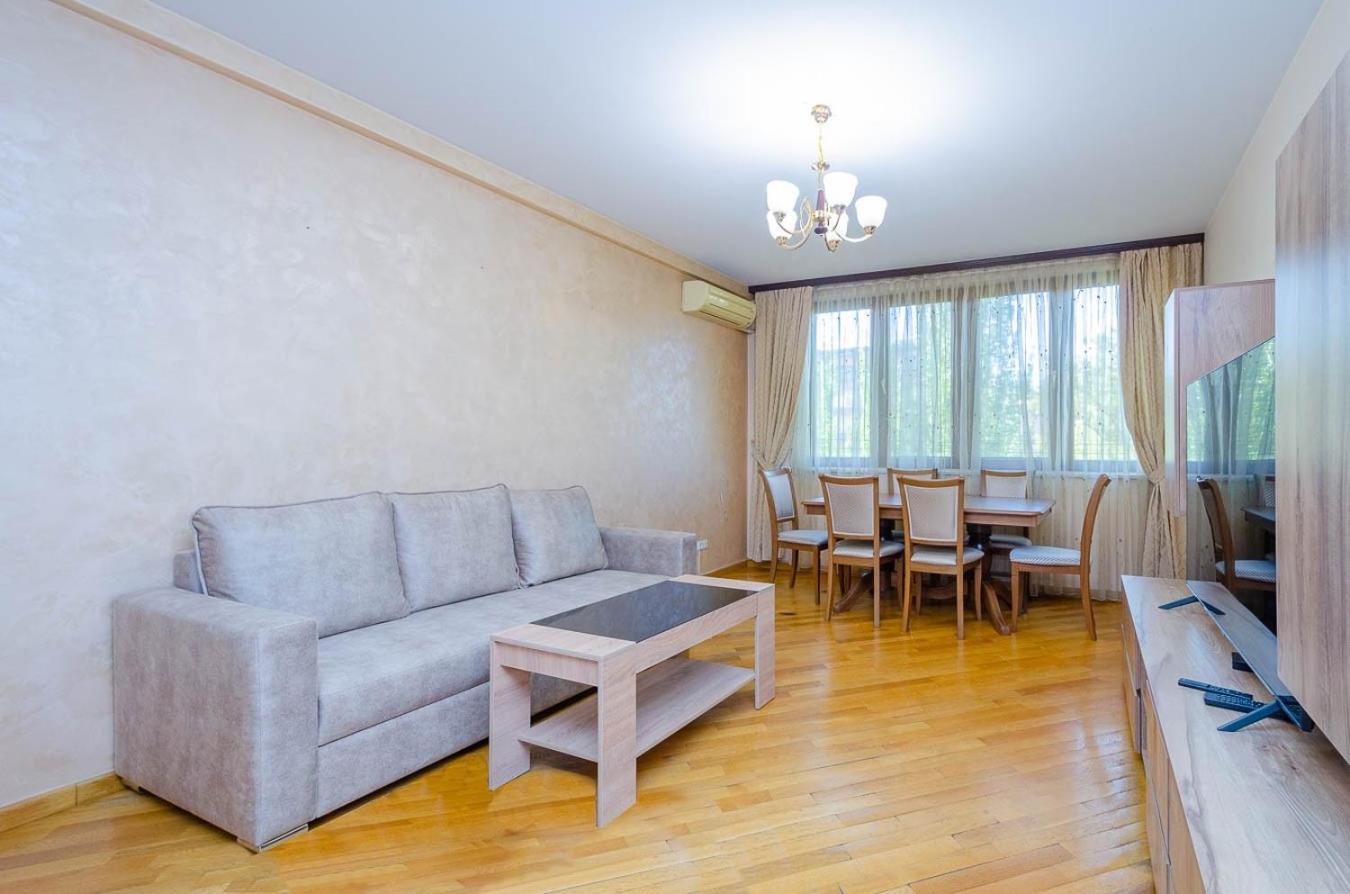 40 excellent three-room apartment in the center of Yerevan