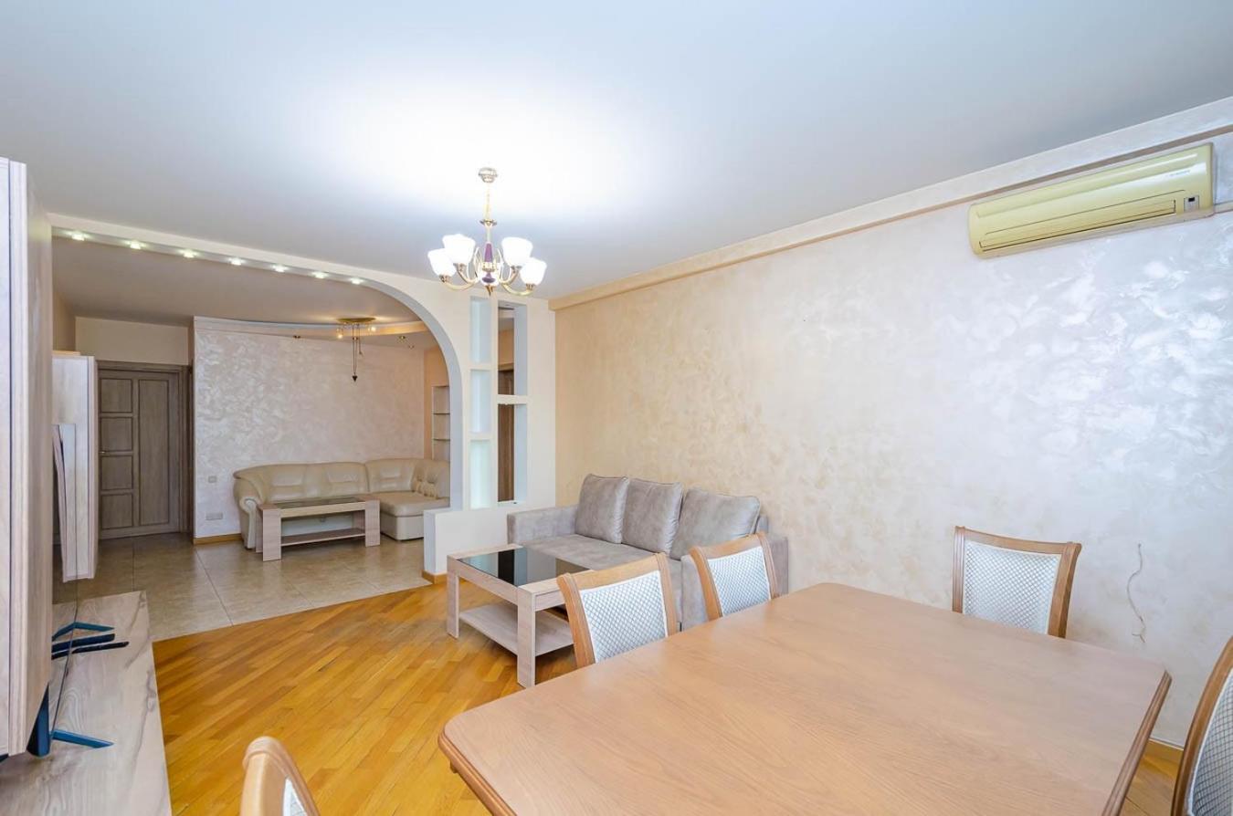 40 excellent three-room apartment in the center of Yerevan