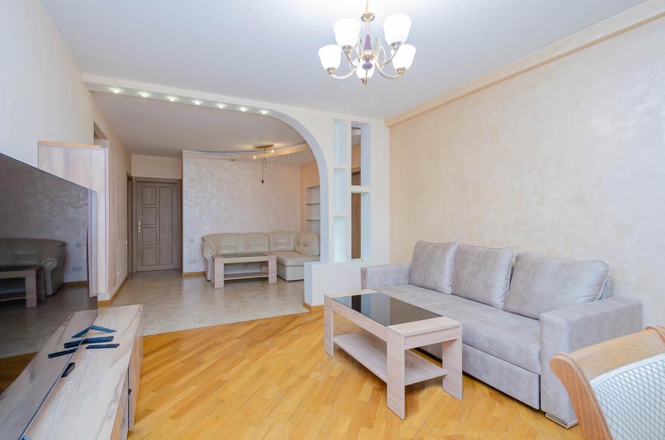 40 excellent three-room apartment in the center of Yerevan