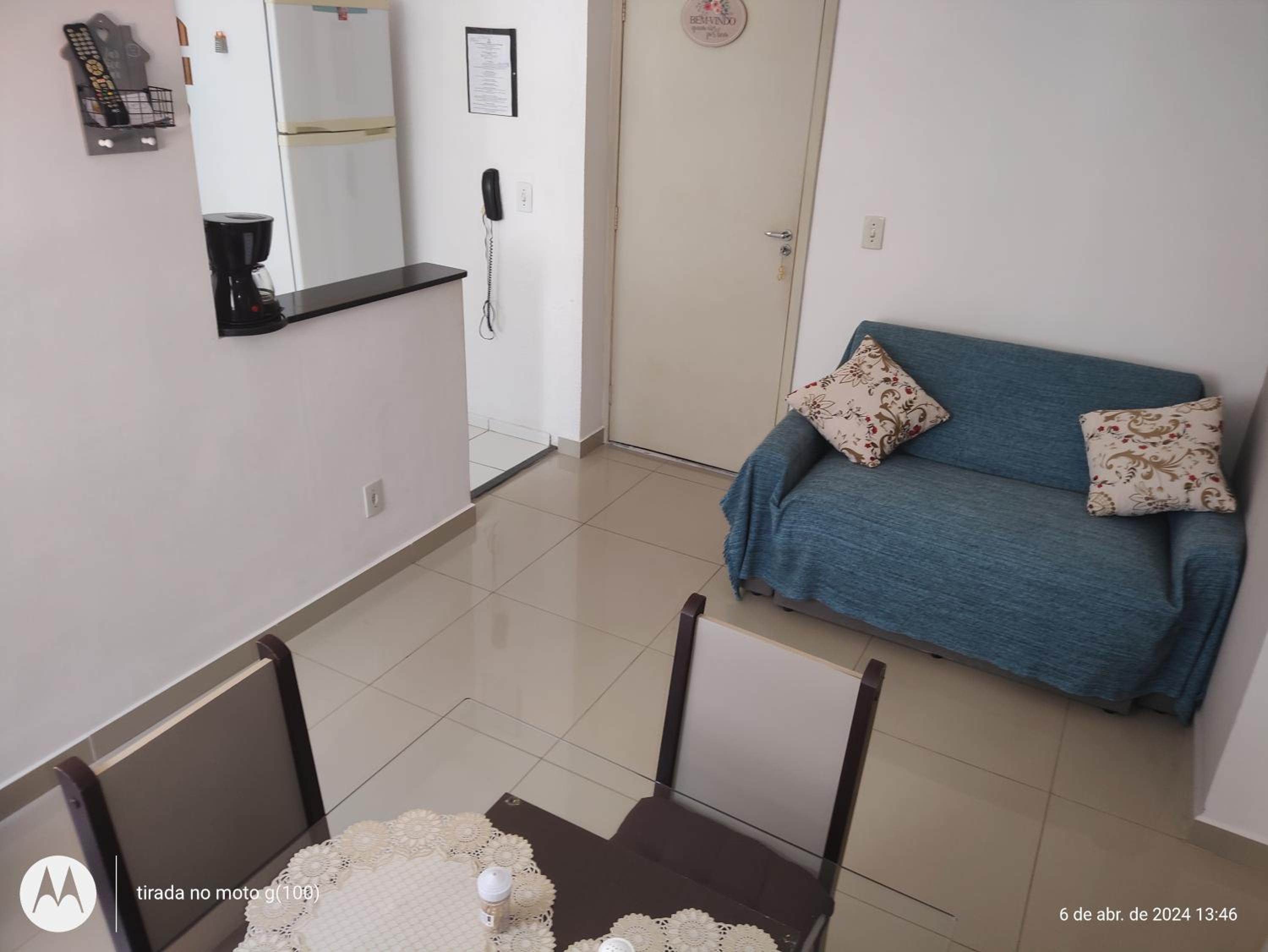 Em Natal, aptº 2/4 inteiro em condomínio fechado.