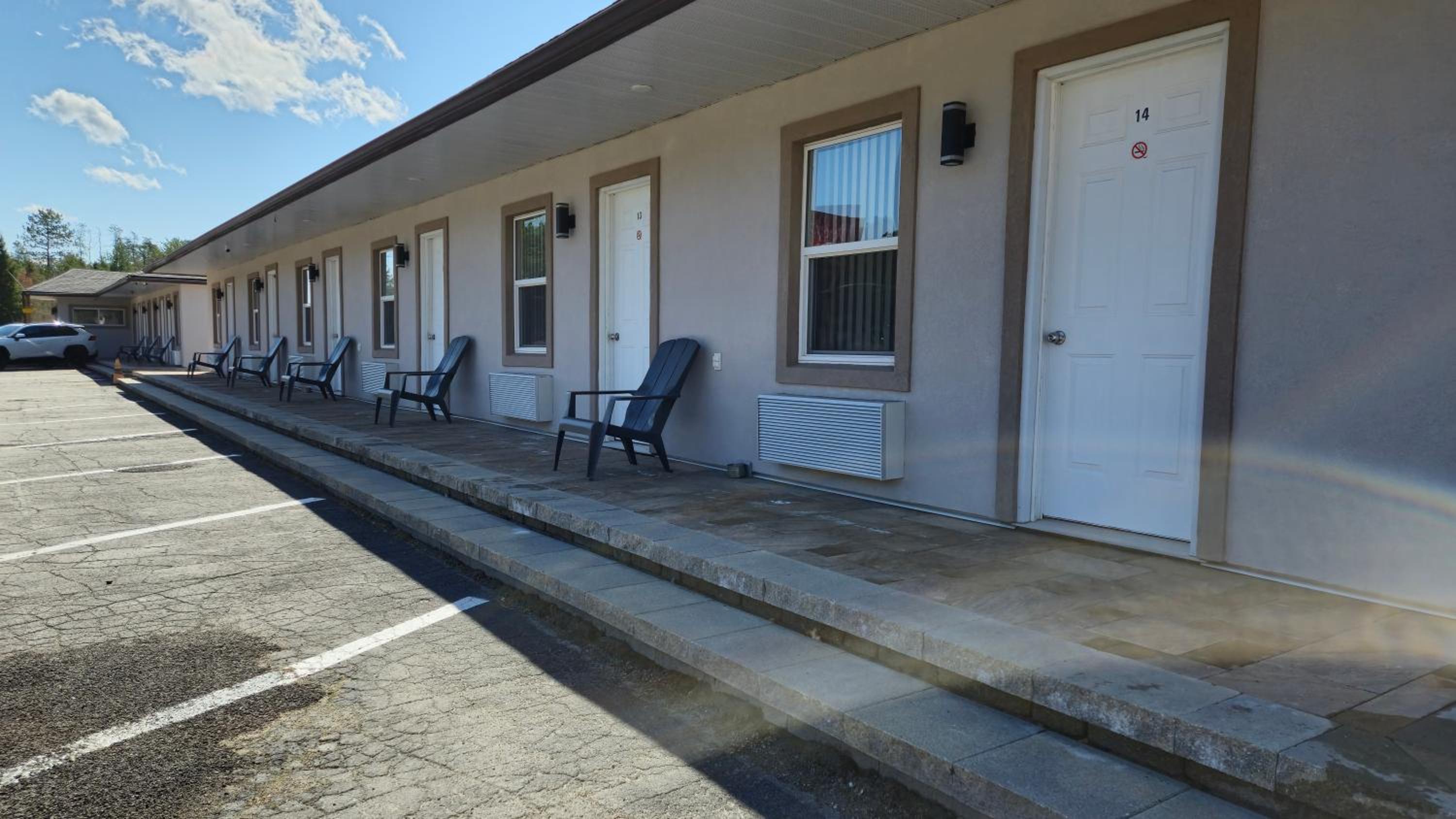 Deep River Motel