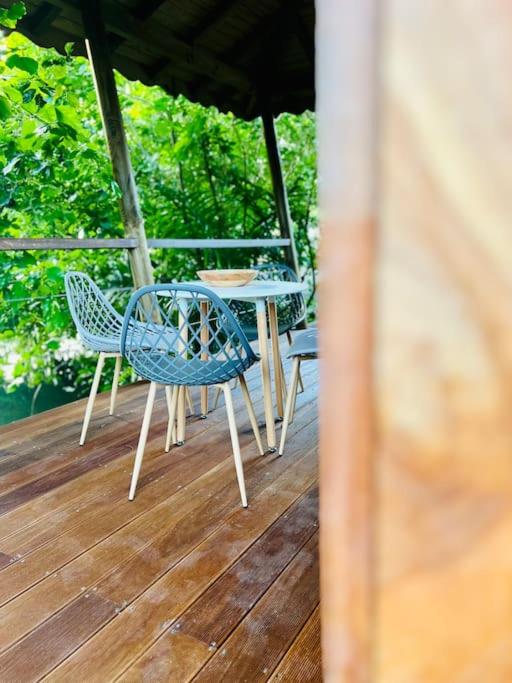 Lodge Lamareale, Bungalow sur l eau proche de la plage