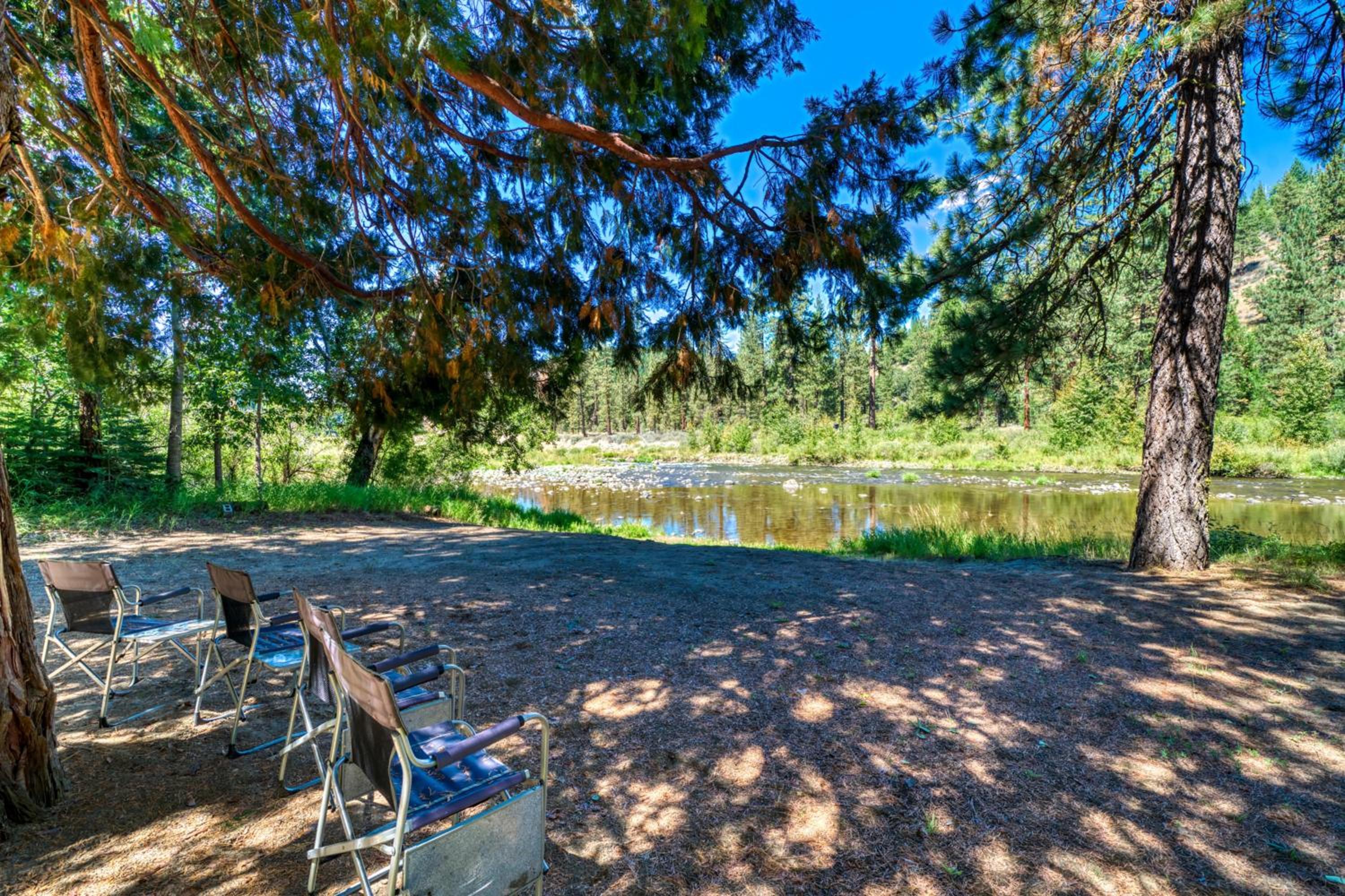 2 Riverfront Cabins, 200 Acres Near Plumas Forest