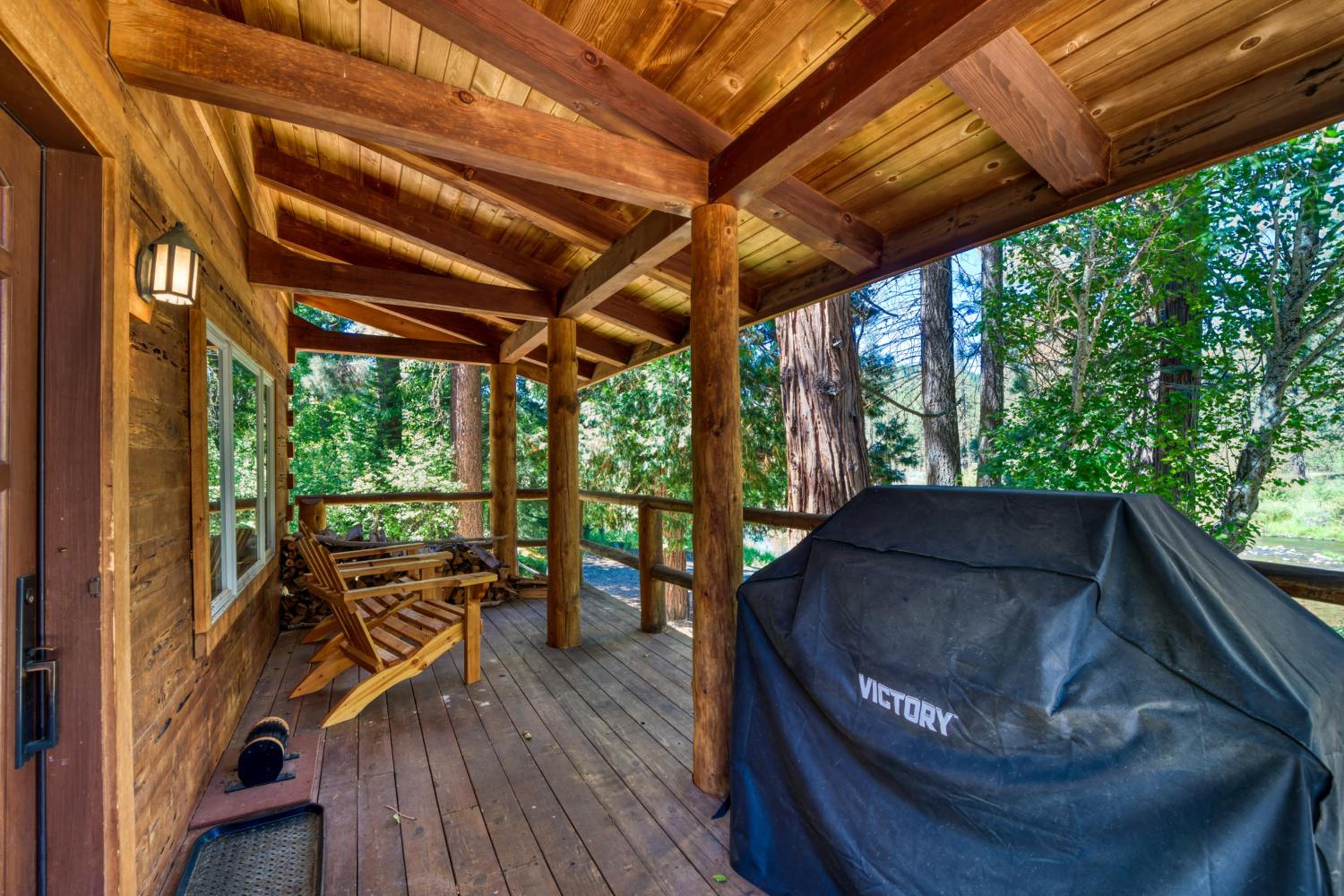 2 Riverfront Cabins, 200 Acres Near Plumas Forest