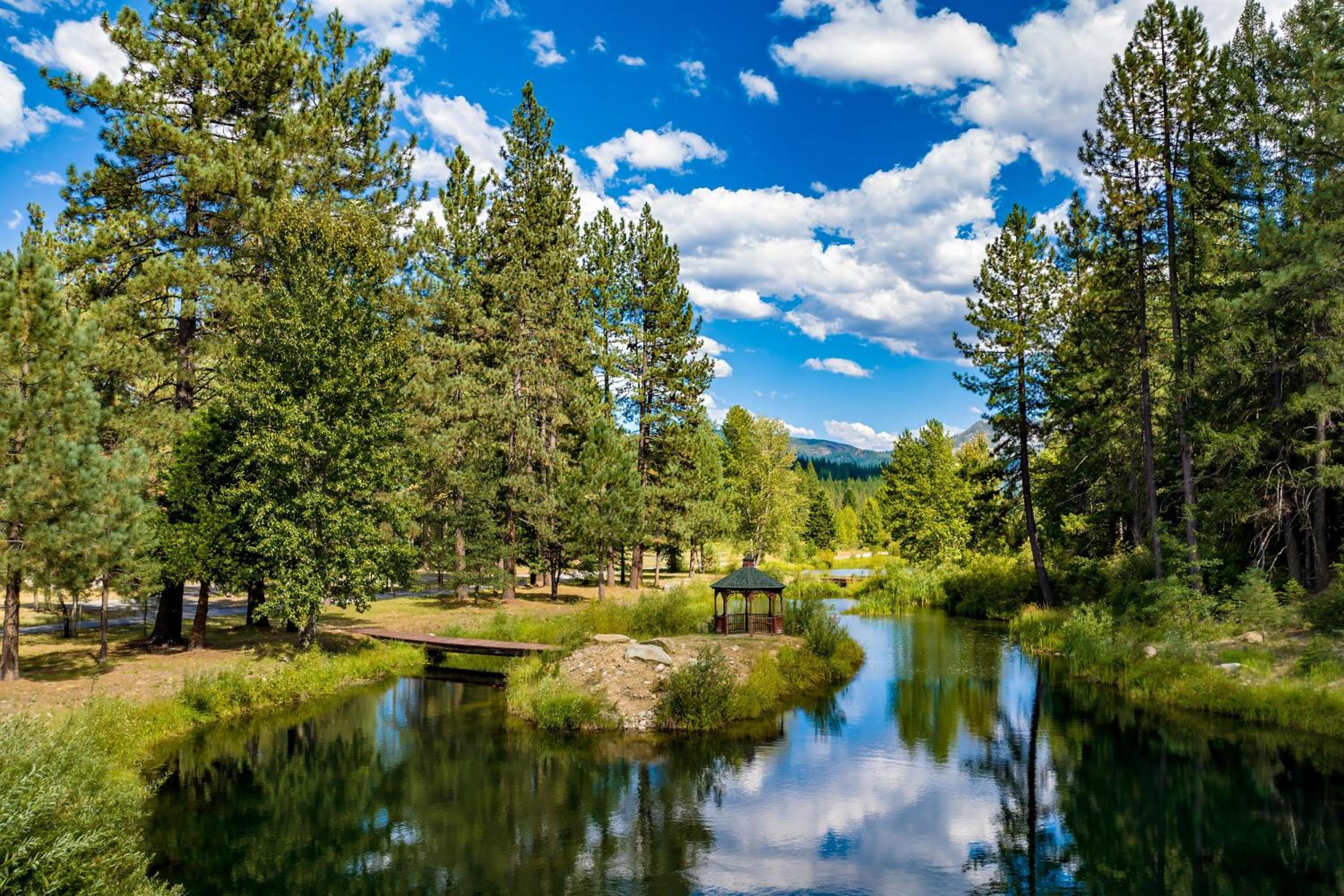 2 Riverfront Cabins, 200 Acres Near Plumas Forest
