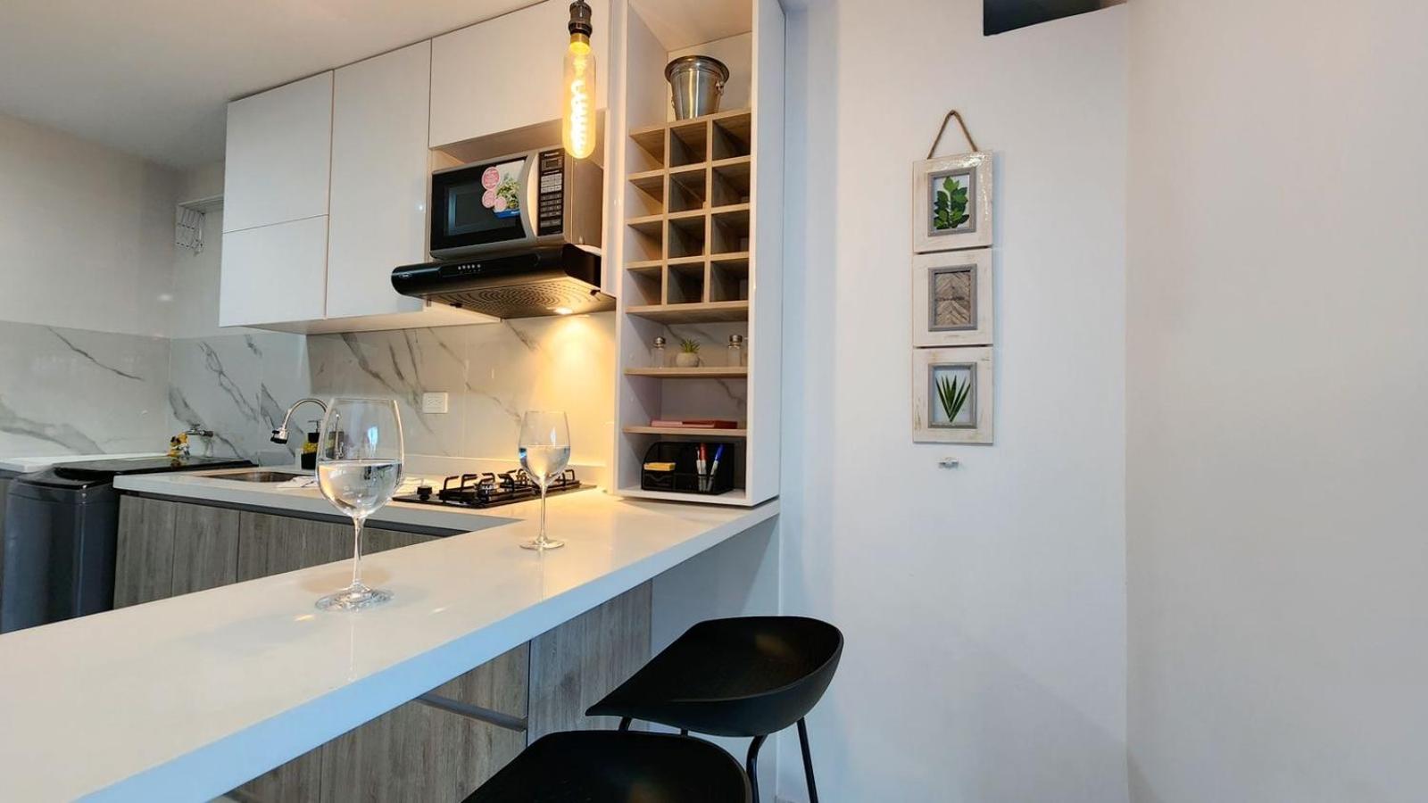 apartaestudio de lujo en excelente sector con aire acondicionado