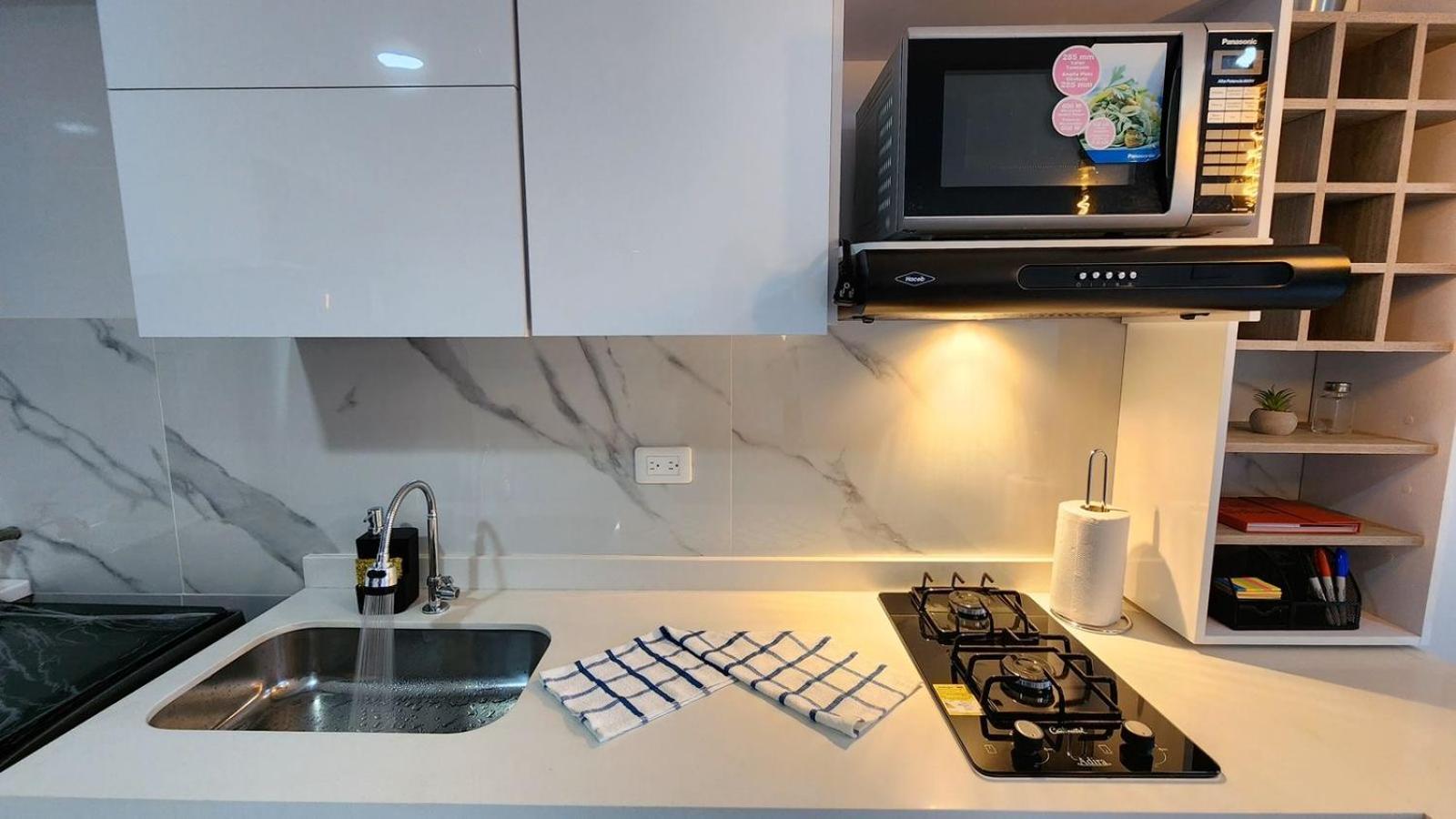 apartaestudio de lujo en excelente sector con aire acondicionado